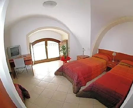 Tarasia Bed and Breakfast 3*